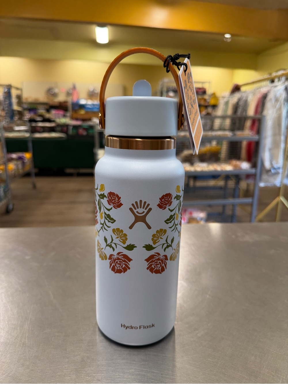 Hydro Flask light blue Floral 32 oz Insulated Bottle with Carry Handle